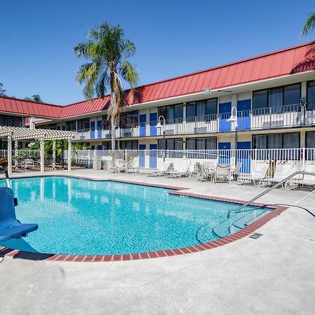 Econo Lodge Palm Harbor - Clearwater Экстерьер фото