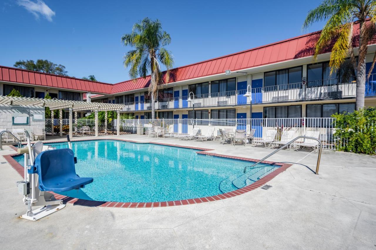 Econo Lodge Palm Harbor - Clearwater Экстерьер фото